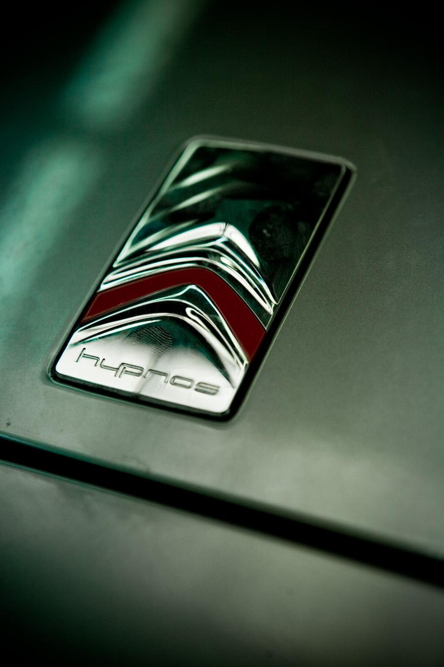 Логотип Citroen Hypnos Hybrid Crossover Concept 2008 года  (фото 74 из 104)